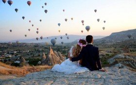 Cappadocia Balloon in love valley